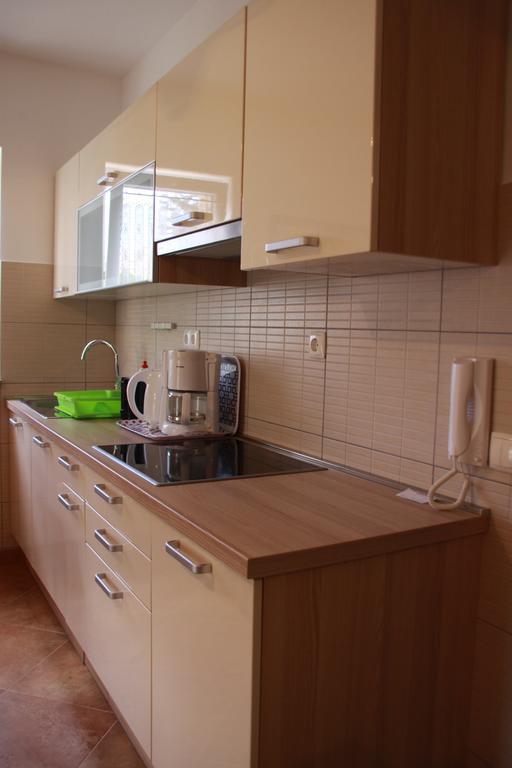 Mediterranean Oasis Apartments Baška Rum bild